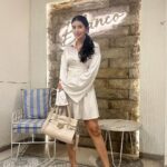 Charu Asopa Instagram - Last night was all about good company ,good food, good conversation with some April Fool pranks….. 😉