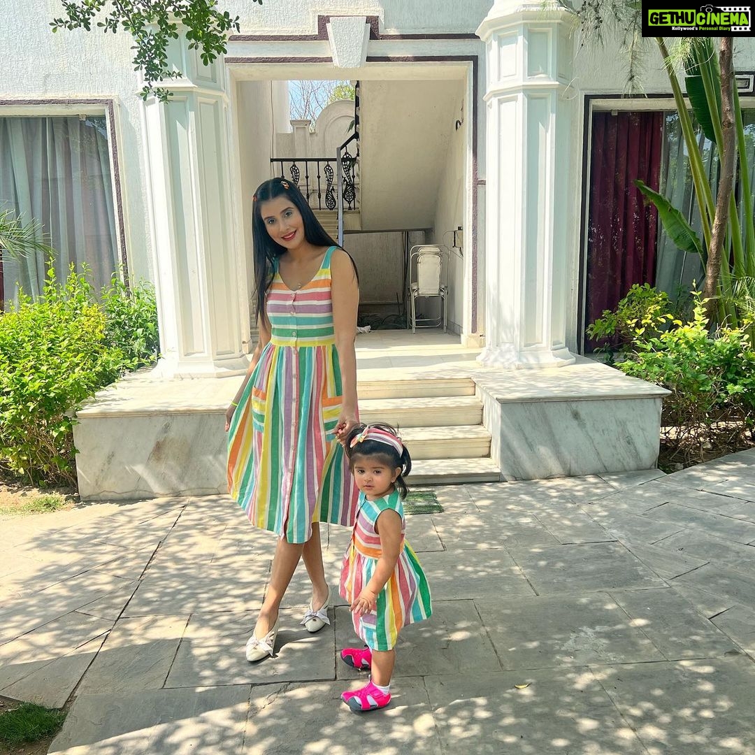Charu Asopa Instagram - Happy women’s Day ❤️ Outfits by @younglings_india