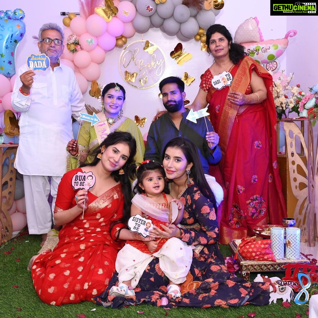 Charu Asopa Instagram - Our family is about to get bigger and cuter ❤️😘😍💃 Clicked by @memories_photography._