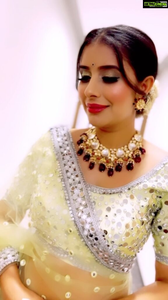 Charu Asopa Instagram - Makeup collaboration through @ishreen_vadi Makeup- @divasbydivya Outfit- @shilpsaxena