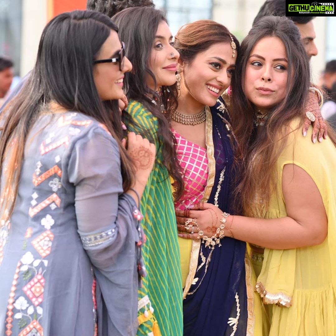 Charu Asopa Instagram - Some more pictures from the mehendi ceremony of friends wedding #ribbhukikirti