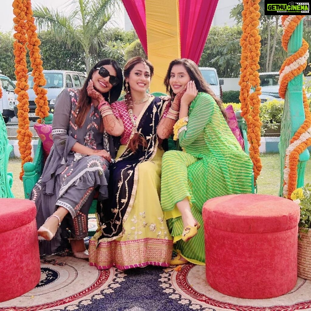 Charu Asopa Instagram - #ribbhukikirti #mehandiceremony