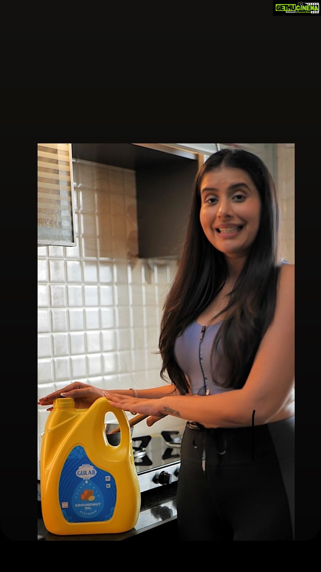 Charu Asopa Instagram - Despite the chaos, I am able to follow a healthy routine; all thanks to zero cholesterol Gulab Groundnut Oil by @gulaboilsindia Made with 100% natural ingredients, it keeps me in shape and also lets me indulge in my favourite dishes. Try today! @manifoldbrandstudio #actress #essentialoils #nochemicals #stayfit #stayhealthy #zerocholesterol #reels #edibleoils #gulaboils
