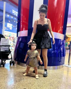 Charu Asopa Instagram - ❤️👩‍👧🧿