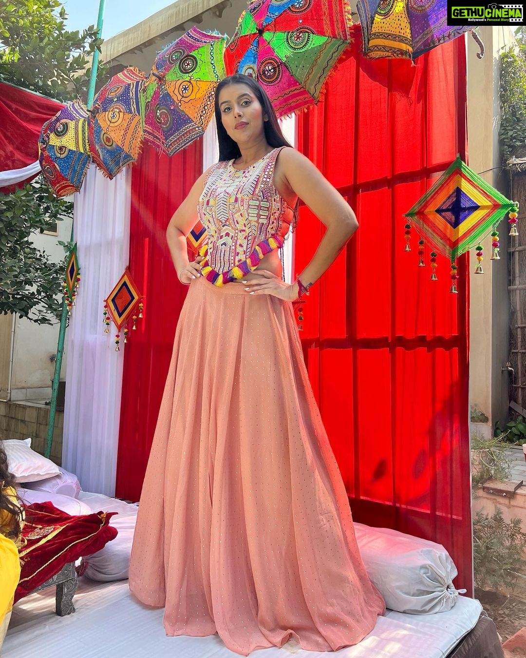 Charu Asopa Instagram - Haldi look👀 Bikaner