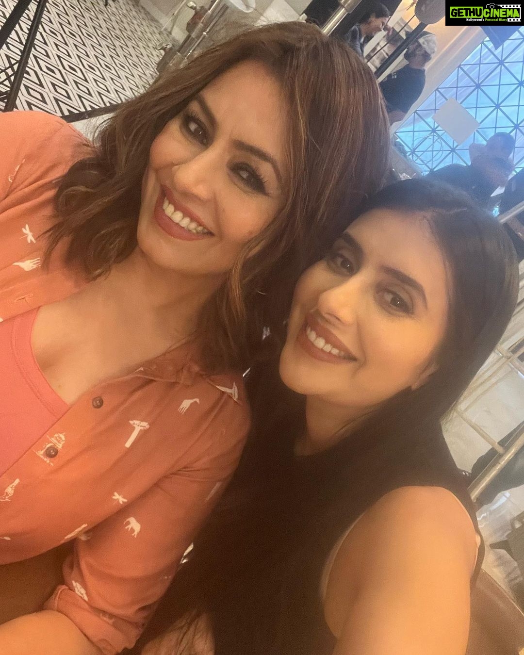Charu Asopa Instagram - It was an amazing experience shooting with you ma’am. @mahimachaudhry1 you are awesome 😘❤️ Mumbai - मुंबई