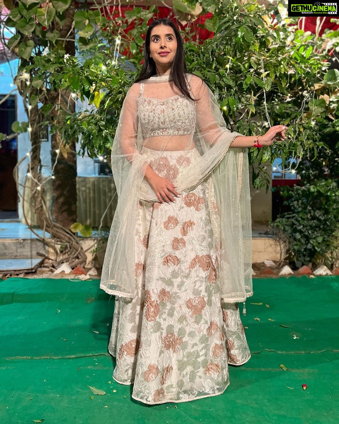 Charu Asopa Instagram - Mehendi ceremony ❤️ Bikaner