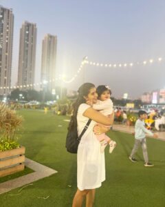 Charu Asopa Instagram - ❤️👩‍👧😘