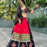 Charu Asopa Instagram - Love this beautiful garba outfit by @gaba_creation_byanjalisharma . Thank you Anjali for making such a beautiful outfit for me. Love you so much ❤️😘🤗