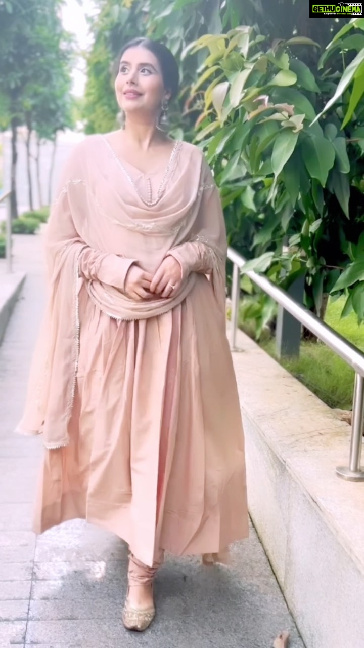Charu Asopa Instagram - Outfit by @aachho