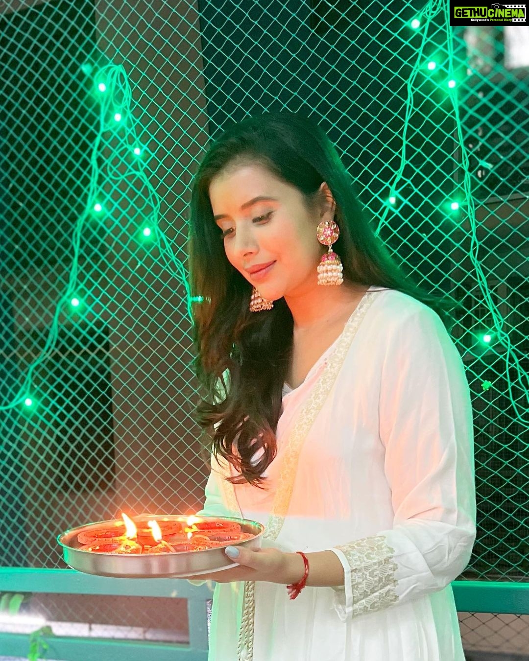 Charu Asopa Instagram - Happy choti diwali 🪔