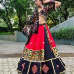 Charu Asopa Instagram - Love this beautiful garba outfit by @gaba_creation_byanjalisharma . Thank you Anjali for making such a beautiful outfit for me. Love you so much ❤️😘🤗
