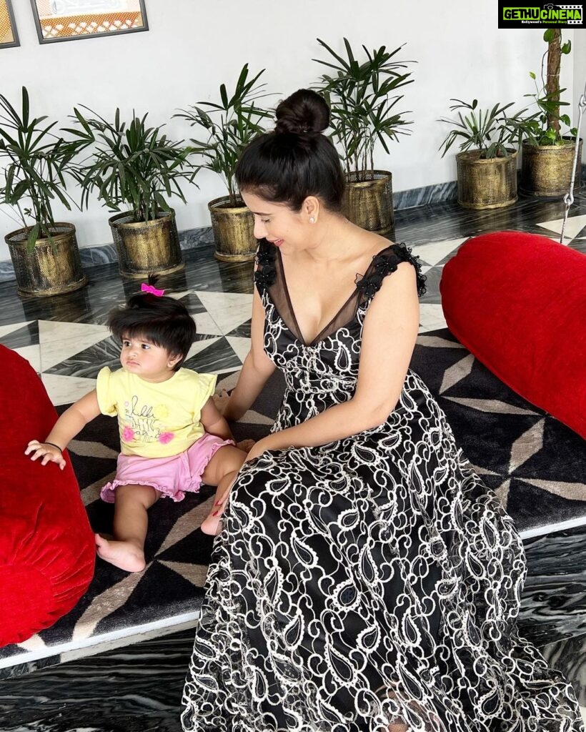 Charu Asopa Instagram - Sometimes when I feel low, I only need to look at you and be reminded that you are my miracle. I love you, my jaan. Happy daughters day my life 😘❤️🤗….