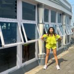 Charu Asopa Instagram - Catching some rays, some waves and some favs. ❤️ Pizza By The Way, Marine Drive