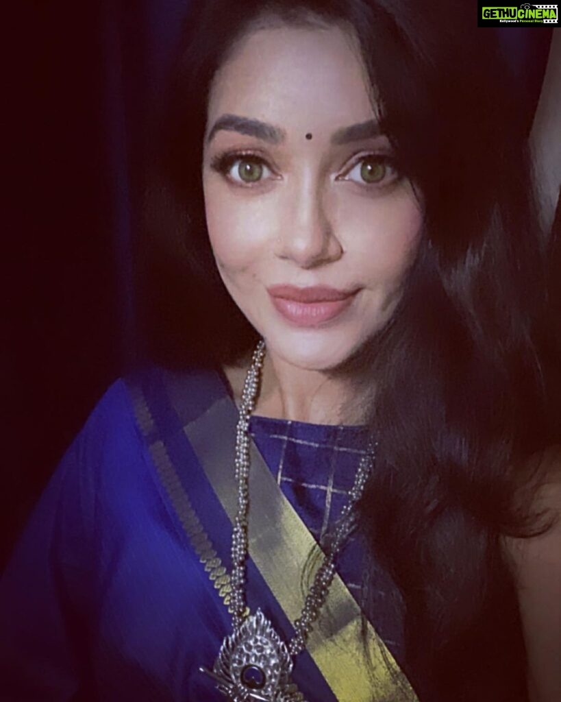 Chaya Singh Instagram - Happy Krishna Janamasthami 💐 Wat a coincidence to receive this beautiful necklace today from @cheapokart thank u guys. #celebration #festivelook #jewellery #ethnicwear #sareelove #ootd #picoftheday