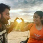 Chaya Singh Instagram - Seizing the fleeting moment❤️ #sunsetphotography #saturdayvibes #happyweekend #meltingsun #couplegoals #beach #togetherforever #loveu