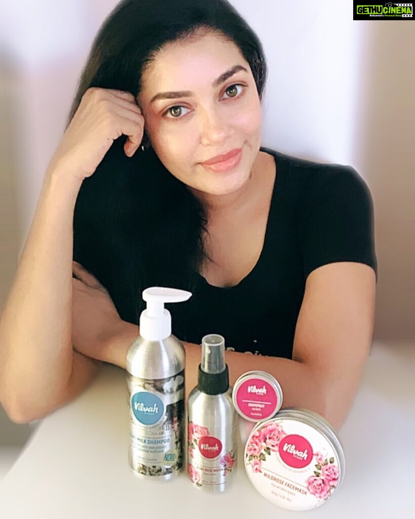 Chaya Singh Instagram - Vilvah Loved the texture and fragrance of all the products. @vilvah_ is going to be my go to store. #vilvahstore #skincare #haircare #myfavorite #beauty #promotionalproducts