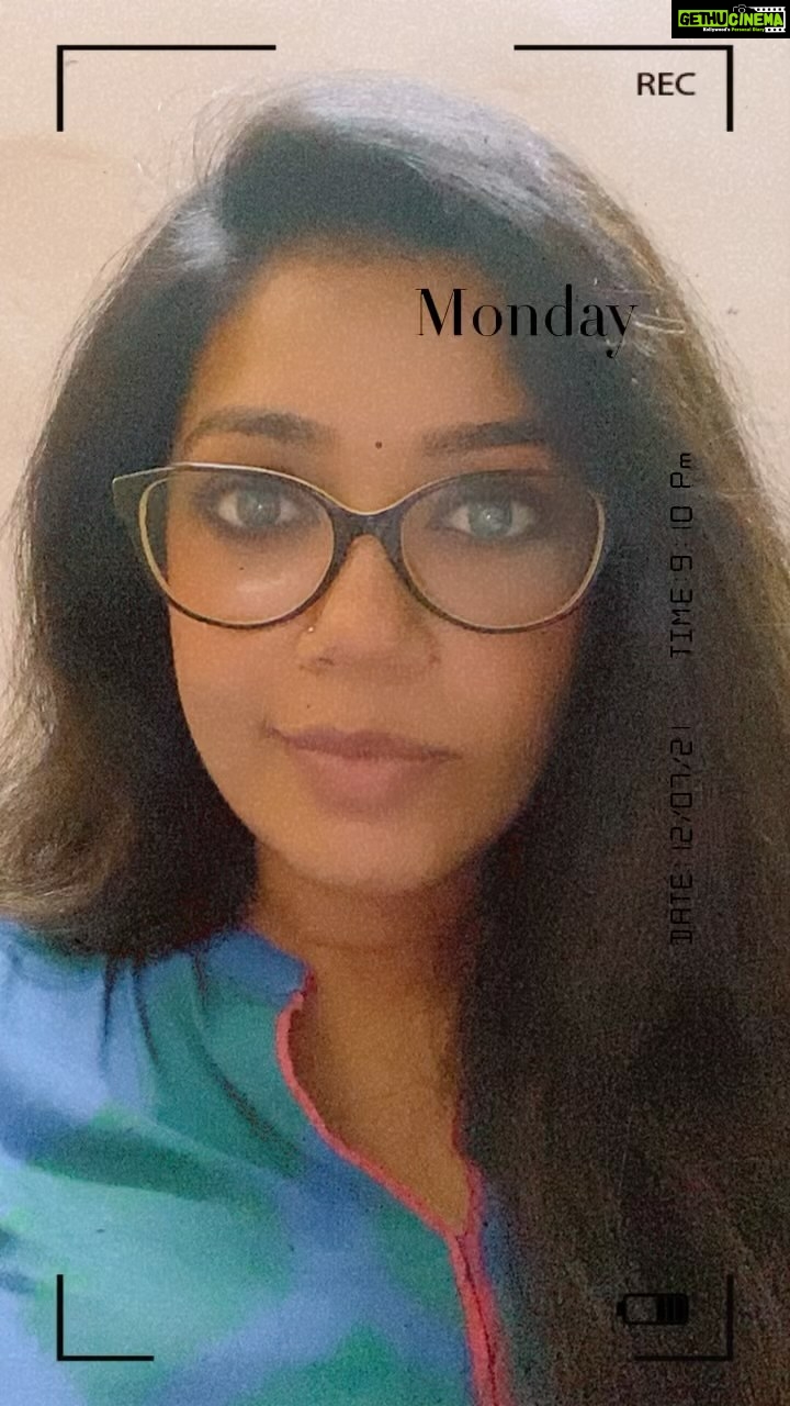 Chaya Singh Instagram - R6 When hubby gets late from work..wife waiting to hv dinner🤪 #missingyou #mondaymood #hungry #dinnertime #waitingforyou #comehomesoon
