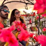 Chaya Singh Instagram - The only things worth seeing are the things we see together. PC: @arunmanipalani #sunset #sunsetphotography #teraacegarden #couplegoals #together #shotoniphone12 #boganvilla #sungazing