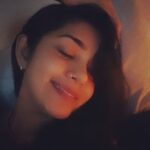 Chaya Singh Instagram – Everyone glows given the right lighting✨💫
#sunday #glow #glowingskin #smile #picoftheday #weekend #happy #post #nomakeup #clicked