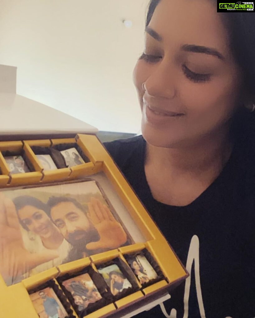 Chaya Singh Instagram - If words fail, let the Chocolates speak the language of love. South India’s first customised edible chocolates by @the_choco_moco.