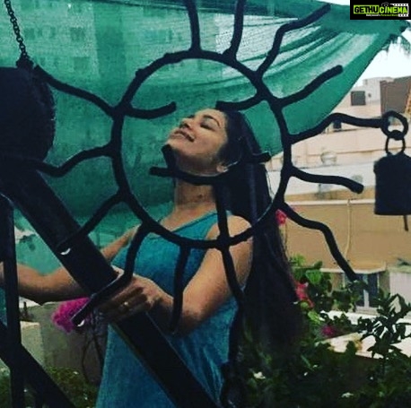 Chaya Singh Instagram - Let us get wet in the rain n drenched in love☺️ #rain #happy #love #loveurself❤️ #quarantine #beautiful