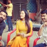 Chaya Singh Instagram - Men will be men😜 #fun #goofy #dreamgirl #run #runserial #suntv #sociallysun #vikatan #royalstag #onthesets