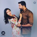 Chaya Singh Instagram - Caption this pic guys #run #runserial #suntv #suntvserial #vikatan #vikatantv #caption #realcouples