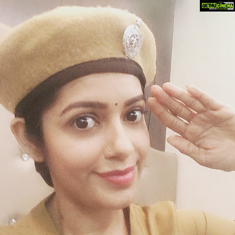 Chaya Singh Instagram - Kannada Rajyotsava habada shubhashayagallu🙏 #karnatakarajyotsava #khaki #festival #constable #roles #bengaluru #kannadafilmindustry #kannadafilm