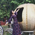 Chaya Singh Instagram – Living the childhood dream of being Cinderella 
#dream #cindrella #disney #childhood #atshoot #inbetweenshots #nandiniserial #bengalore Kanteerava Studio