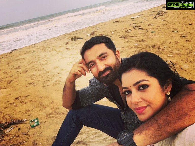 Chaya Singh Instagram - I love u not for wat u r, but wat I am wen I am with u🤗 #love #couplegoals #throwback #beach #chill #breeze #together