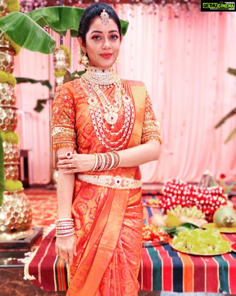 Chaya Singh Instagram - 🧡🧡🧡🧡 Outfit & styled by: @nithiyamogli and @rafiullah78 Jewellery: @supremeartjeweller Blouse : @anikshya_bridal_designers MUA: @makeoverbylokeshgowda Hairstylist: @samruddhimakeover #bridal #sponsored #shoot Bangalore, India