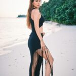 Chetna Pande Instagram - You me n the 📸 #picoftheday #black #magic #beach #love #tanned