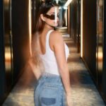 Chetna Pande Instagram - They say don't look back, but sometimes it's important to see how far you've come🫰🏻 .. ok bye 👋 next level 🆙 #denim #basic #denimlook #fashion Dubai UAE