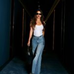 Chetna Pande Instagram – They say don’t look back, but sometimes it’s important to see
how far you’ve come🫰🏻 .. ok bye 👋  next level 🆙 

#denim #basic #denimlook #fashion Dubai UAE