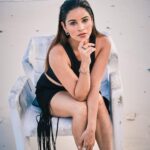 Chetna Pande Instagram - One day I'm healing... next day I'm breaking again. Both days I'm not giving up though 💎