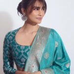 Daisy Shah Instagram - 🦚 . . . Styled by: @trishadjani in @warpnweftbysagrikarai 💎: @teejhindia Mua: @makeupbyvinod Hair: @shab_qureshi786 📸: @girish_rajput_photography