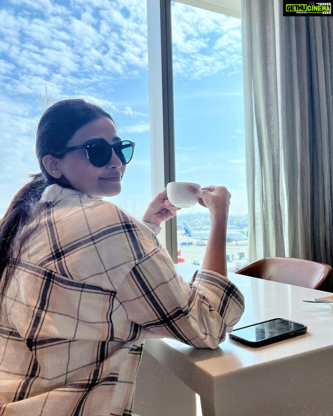 Daisy Shah Instagram - Mind in the clouds…. N in ☕️ too