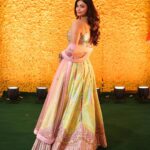 Daisy Shah Instagram - 💛 . . . Wearing: @laxmishriali 💎: @pinklanebyrashi Styled by: @trishadjani 📸: @framefuchsiaphotography . . . #sanchgothiswali