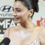 Daisy Shah Instagram – #DaisyShah on her excitment to see #SalmanKhan perform and more at the recently held 68th #HyundaiFilmfareAwards2023 with #MaharashtraTourism. ♥️

#daisyshah #bollywood #glam #fashion #redcarpet #celeb #actress #trending #viral