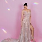 Daisy Shah Instagram – Peaches and cream with a hint of pink 💖
.
.
.
MUA: @makeupbyvinod
Hair: @jeetihairtstylist
Outfit: @masumimewawallaofficial
Earring: @darshanaasanjanaajewellers
💍: @hybajewels
👠: @callitspring
Styled by: @trishadjani
📸: @rk_fotografo
.
.
.
#filmfare2023 #latepost