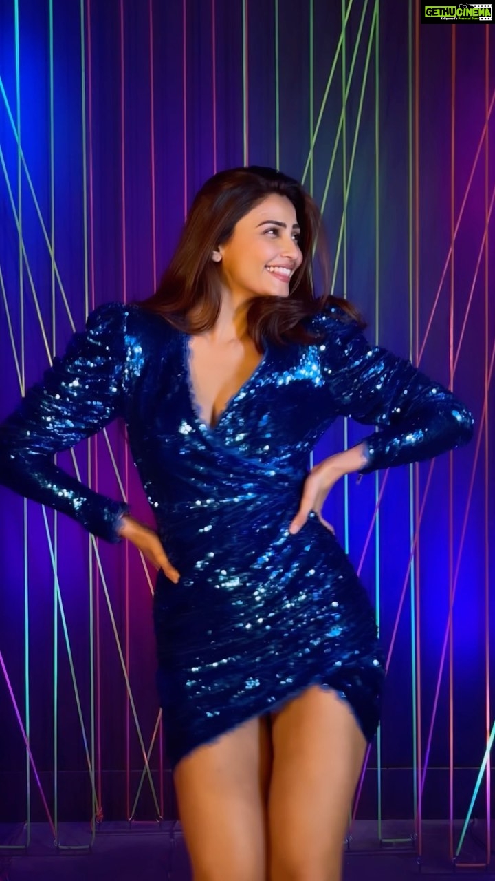 Daisy Shah Instagram - ‘Being happy never goes out of style’ - Lilly Pulitzer . . #internationaldanceday #happywala