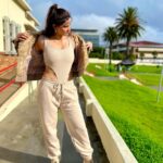 Daisy Shah Instagram - Mellow vibes n everything nice 🤎 #oott . . . #khatrokekhiladi13 #kkk13 #southafrica #candidphotography @colorstv . . Top: @beeglee.in Stylist: @stylebysaachivj Team: @sanzimehta777 @styledbynikinagda South Africa