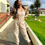 Daisy Shah Instagram - Mellow vibes n everything nice 🤎 #oott . . . #khatrokekhiladi13 #kkk13 #southafrica #candidphotography @colorstv . . Top: @beeglee.in Stylist: @stylebysaachivj Team: @sanzimehta777 @styledbynikinagda South Africa