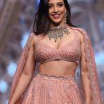 Daksha Nagarkar Instagram - Jahan chale woh bole Sitara 💫 For @teach_for_change with Shaadi by Marriott Presented by @theantoraofficial Powered by @ftvsalon.banjarahills.hyd Co powered by @argentumartshyderabad Outfits: @varunchakkilam Jewellery: @hiyajewellers Footwear: @rapport_shoes Makeup: Team @sachindakoji @sachindakoji_pro Styled by @officialanahita Photography: @shreyansdungarwal Co hosted by @westinhyderabad Sponsored by @aryanajevents Ground Transport: @mercedesbenzsilverstar Decor: @minttusarna #teachforchange2023 #shaadibymarriott #dakshanagarkar #instagood #happy #love #instagram #pictureoftheday #fashion #sitara #runway #star #actress