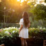 Daksha Nagarkar Instagram - Livin’ like imma young thugger, winning shot at the buzzer🔘 . . @they_call_me_keshu #dakshanagarkar #love #happy #fun #sunset #sunsets #sunsetphotography #sunsetlovers #photograhy #photooftheday #picoftheday #instagram