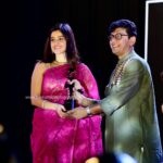 Darshana Banik Instagram – সম্মান পেলাম সম্মানীয় অভিনেতার কাছ থেকে।
আনন্দিত ও গর্বিত 🙏

#iconicstarawards for #OperationSundarban