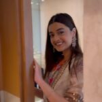 Darshana Banik Instagram - Wait for all the looks 😬 Tell me which one you like the most! #transition #reels #reelsinstagram #reelitfeelit #fashion #trending #song #saturday ITC Sonar Bangla