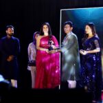 Darshana Banik Instagram – সম্মান পেলাম সম্মানীয় অভিনেতার কাছ থেকে।
আনন্দিত ও গর্বিত 🙏

#iconicstarawards for #OperationSundarban
