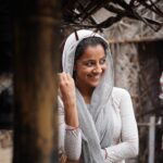 Darshana Rajendran Instagram - Nothing has torn me open the way this film has in a long time. I’m just so grateful that I got to be Kaachi..that I got to tell this story with these absolutely incredible people. If you haven’t watched Thuramukham yet, please go catch it in the theatres. Thank you for the photographs, @ajjoji #thuramukham